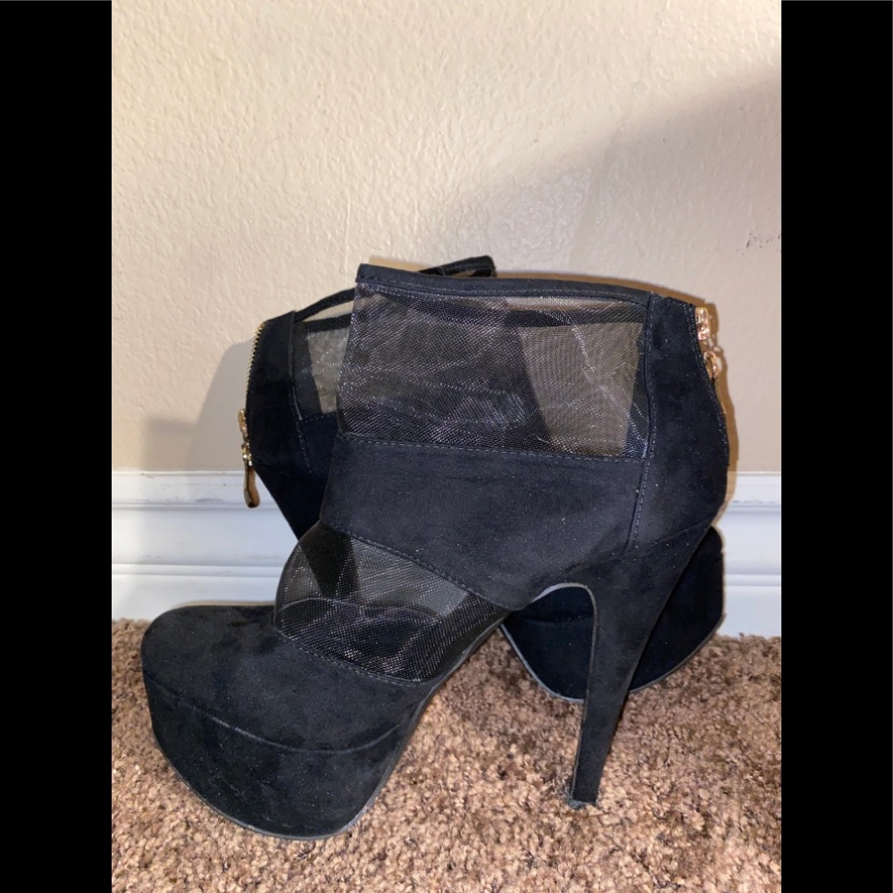 Black and gold suede platform heel